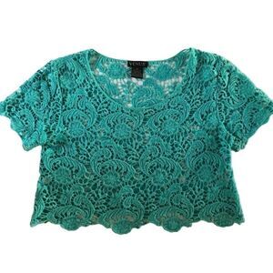 💕5️⃣ for $25 Venus crochet crop top size Xs